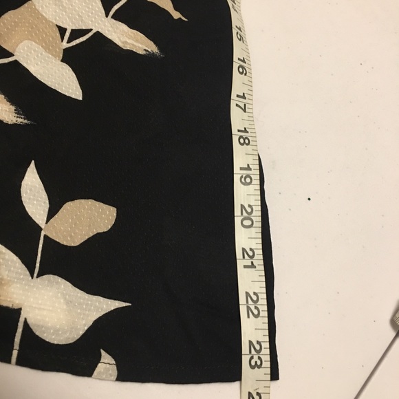 Floral Print Blouse with Ruffles high/low Small - Picture 6 of 11